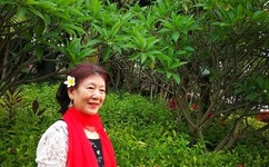 同桌把他的J坐进我的下面